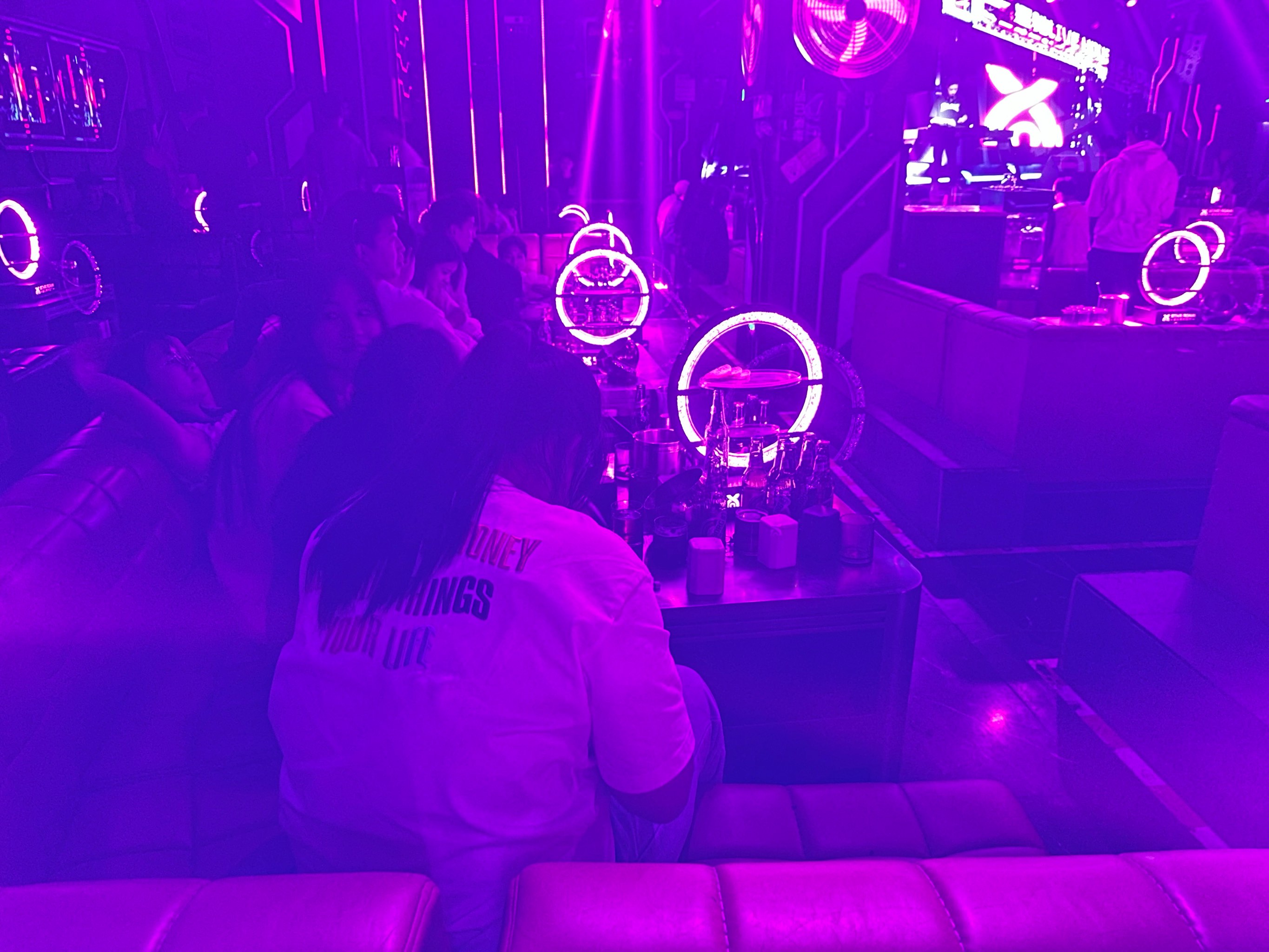 绵阳商务ktv引领创新商务ktv模式-游仙区ktv预订